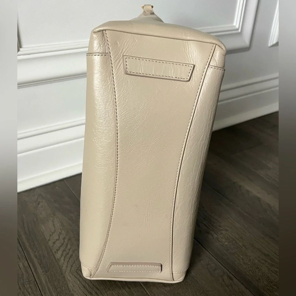 GIVENCHY Medium Antigona Sport Shoulder Bag in Calf Leather Beige NWT